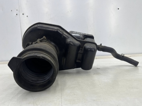 Rezonator Powietrza Nissan Murano 3.5 v6 Z50 Dolot 9Y504