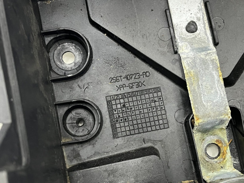 Podstawa akumulatora Mazda 2 I DY Fiesta MK6 Fusion 02-08r. obudowa mocowanie 2s6t-10723-ao