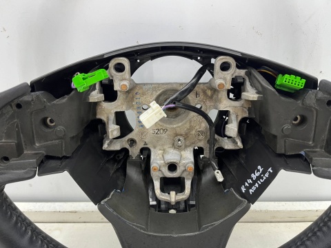 Kierownica Mitsubishi ASX I LIFT 16-22r. multifunkcyjna trójramienna skórzana posiada przetarcia