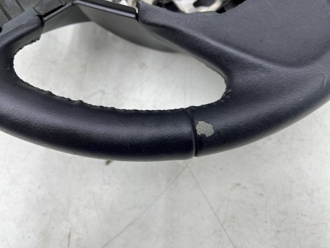 Kierownica Mitsubishi ASX I LIFT 16-22r. multifunkcyjna trójramienna skórzana posiada przetarcia