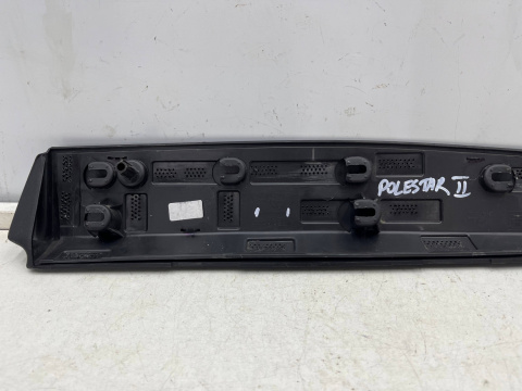 Listwa Polestar 2 II 2020r.- prawa tylna dolna nakładka drzwi prawy tył 31672660