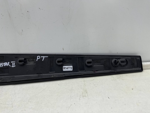 Listwa Polestar 2 II 2020r.- prawa tylna dolna nakładka drzwi prawy tył 31672660