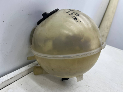 Zbiorniczek wyrównawczy Mercedes Vito Viano w639 CDi diesel 03-14r. płynu chłodzącego oryginalny a6395010503