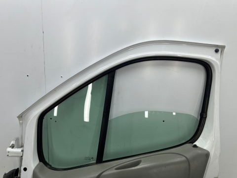 Drzwi Renault Trafic II 2 Opel Vivaro A Nissan Primastar 01-14r. prawe przednie prawy przód