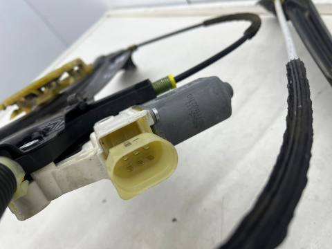 Podnośnik szyb BMW 5 F10 sedan F11 kombi 10-17r. LEWY przedni mechanizm silniczek lewy przód 6 pin 7231887 7248171 7271563