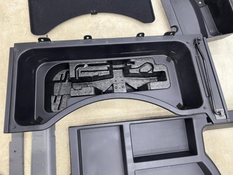 Tapicerka Chevrolet Nubira III J200 KOMBI 05-12r. wykładzina wkład mata dywan schowek styropian boczki bagażnika KOMPLET