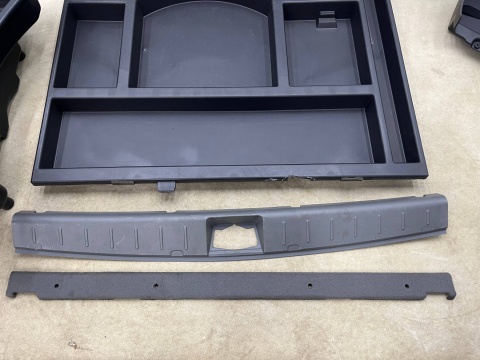 Tapicerka Chevrolet Nubira III J200 KOMBI 05-12r. wykładzina wkład mata dywan schowek styropian boczki bagażnika KOMPLET