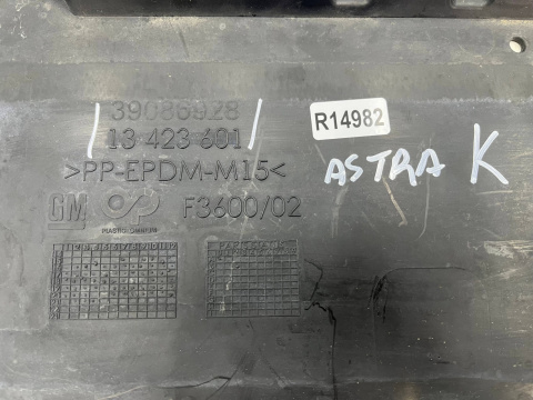 Osłona podwozia Opel Astra K V 15-22r. osłona dolna silnika zderzaka płyta 13423601
