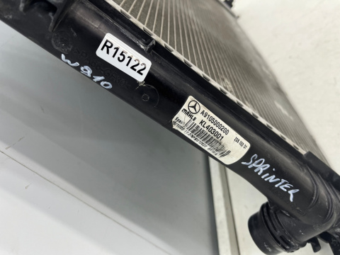 Chłodnica wody Mercedes Sprinter III w907 w910 2018r.- 220CDi 2.0 CDi ORYGINALNA SZCZELNA a9105000200