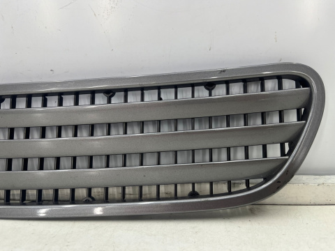 Kratka maski BMW 7 E65 E66 E67 01-08r. wlot zaślepka górna maski 82232238