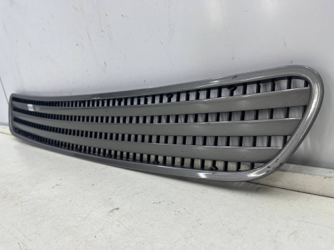 Kratka maski BMW 7 E65 E66 E67 01-08r. wlot zaślepka górna maski 82232238