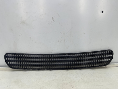 Kratka maski BMW 7 E65 E66 E67 01-08r. wlot zaślepka górna maski 82232238
