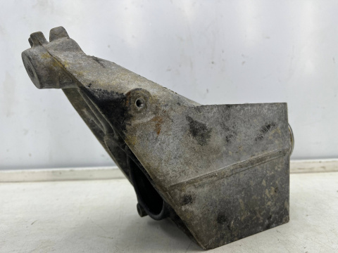 Łapa silnika Mercedes Vito W639 Sprinter II W906 2.2 cdi diesel mocowanie lewa łapa silnika dolot intercoolera a6462230004