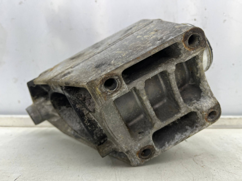 Łapa silnika Mercedes Vito W639 Sprinter II W906 2.2 cdi diesel mocowanie lewa łapa silnika dolot intercoolera a6462230004