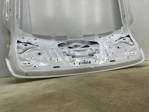 Klapa bagażnika Audi A4 B9 Kombi 15r.-