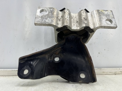 Poduszka silnika Dacia Logan 1 I Sandero 05-14r. 1.6 MPI benzyna mocowanie łapa silnika