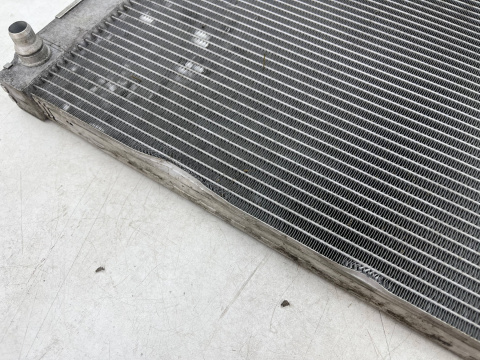 Chłodnica wody BMW F10 F11 F07 F12 F13 F06 F01 F02 F03 F04 ORYGINALNA SZCZELNA 8509176