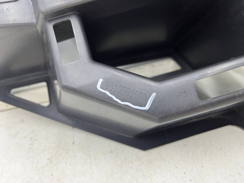 Ślizg Peugeot 3008 II 16-24r. lewe tylne mocowanie wspornik uchwyt zderzaka lewy tył 9810591580