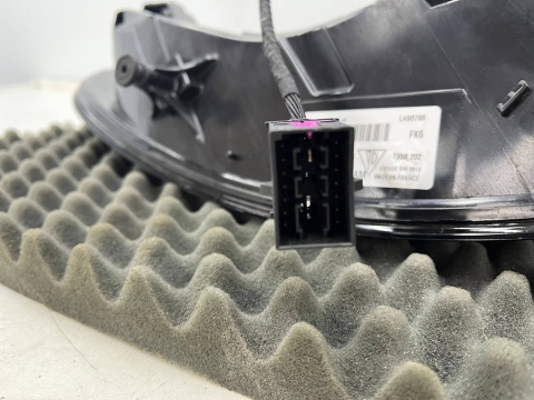 Lampa Porsche Macan I 95b LIFT 18r.- prawa tylna ORYGINALNA prawy tył 95b945092am