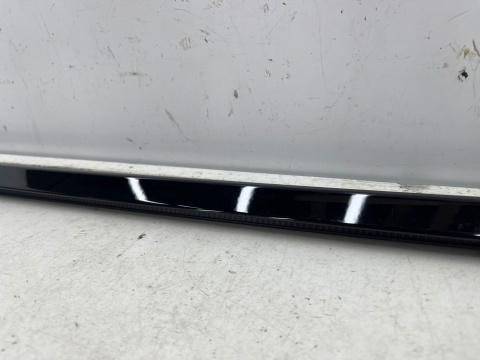 Listwa Porsche Macan I 95b 14r.- prawa tylna listwa zgarniająca zewnętrzna drzwi POŁYSK prawy tył 95b839476d