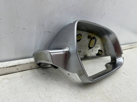 Lusterko Audi A4 B8 07-15r. prawa obudowa osłona lusterka zewnętrznego CHROMOWANE 8f0857528a 8f0857528c