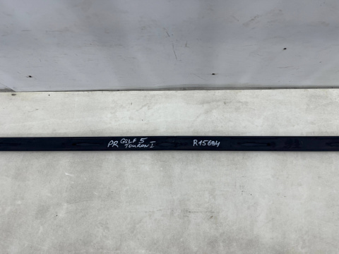 Nakładka progu VW Golf 5 V Touran I 03-09r. PRAWA listwa progowa zewnętrzna próg 1t0854932b