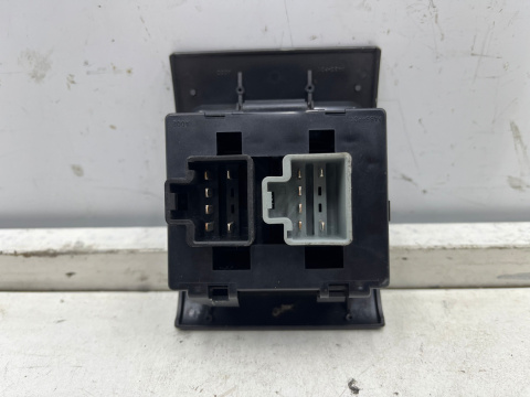 Przełącznik Chrysler PT Cruiser 00-06r. panel przycisk szyb tylny tył oug381dvab