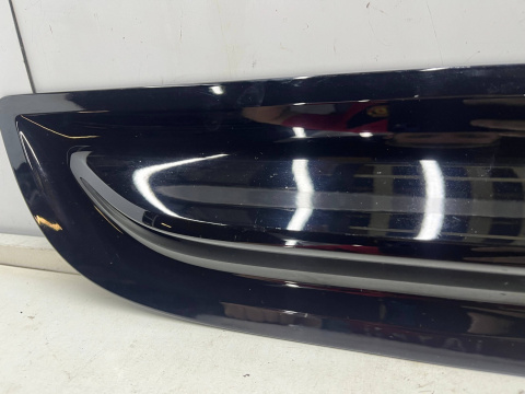 Listwa Porsche Macan LIFT 18r.- prawa tylna dolna nakładka drzwi prawy tył czarny połysk 95b839890