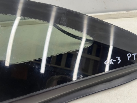 Szyba boczna Mazda CX-3 CX3 14-21r. trójkąt karoseryjna prawa tylna prawy tył oryginalna CIEMNA 