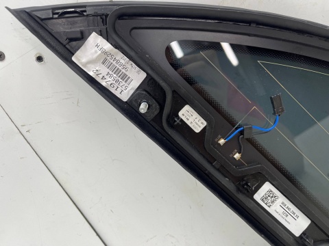 Szyba boczna Porsche Macan 14r.- trójkąt karoseryjna prawa tylna prawy tył oryginalna CIEMNA 95b845298xc 95b845298fm
