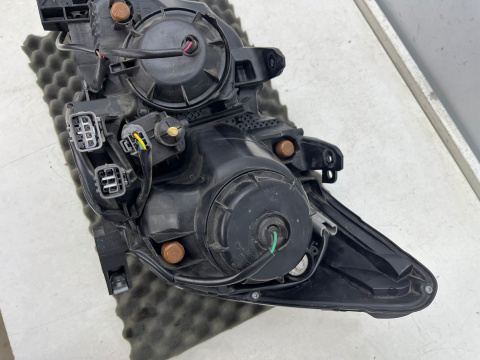 Lampa reflektor Mitsubishi ASX I Outlander Sport 10-19r. PRAWA przednia SOCZEWKA H11 HB3 Europa oryginal PRAWY przód