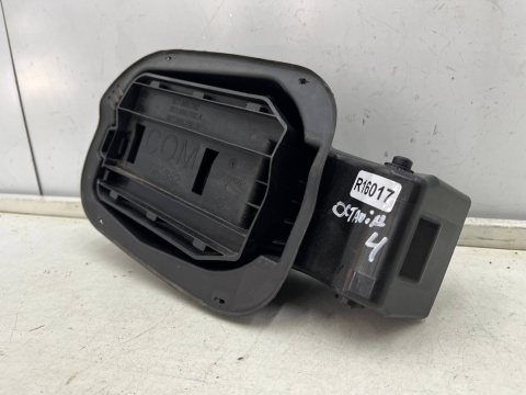 Klapka wlewu paliwa Skoda Octavia 4 IV 2019r.- sedan kombi 5e7809702