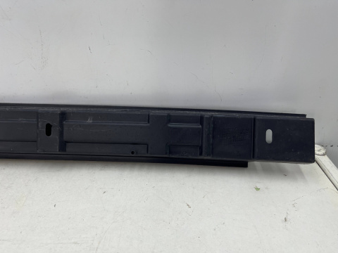 Nakładka progu Mercedes ML II w164 05-11r. NOWA PRAWA dolna podpora listwa stopnia progu ślizg a1646981030