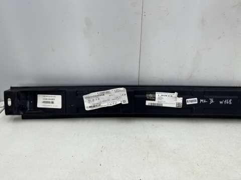 Nakładka progu Mercedes ML II w164 05-11r. NOWA PRAWA dolna podpora listwa stopnia progu ślizg a1646981030