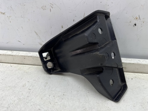 Ślizg Mazda 2 III DJ DL 2014r.- lewe tylne mocowanie zderzaka wspornik uchwyt lewy tył dhm1-50271