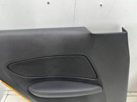 Tapicerka BMW E81 3Drzwi E82 Coupe M-pakiet 04-11r. lewy prawy tylny boczek tył KOMPLET