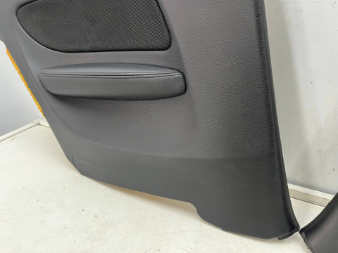 Tapicerka BMW E81 3Drzwi E82 Coupe M-pakiet 04-11r. lewy prawy tylny boczek tył KOMPLET