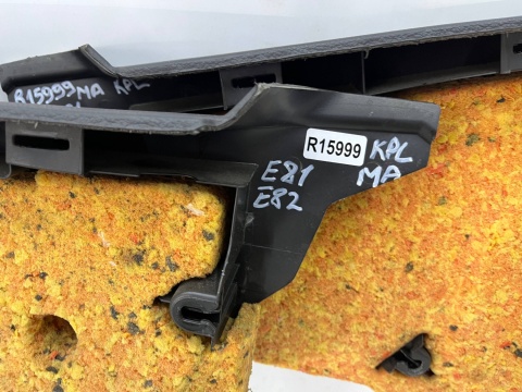 Tapicerka BMW E81 3Drzwi E82 Coupe M-pakiet 04-11r. lewy prawy tylny boczek tył KOMPLET