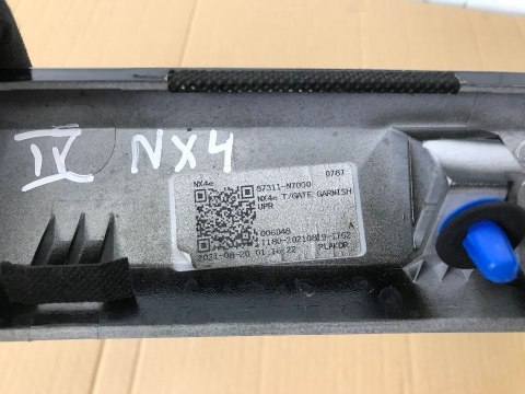 Listwa Hyundai Tucson 4 IV 20r.- blenda nakładka klapy bagażnika nad światłem 87311-N7000