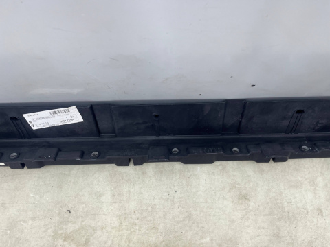 Nakładka progu Mercedes ML II w164 05-11r. stopien NOWA PRAWA podpora listwy progowej ślizg stelaż a1646901210