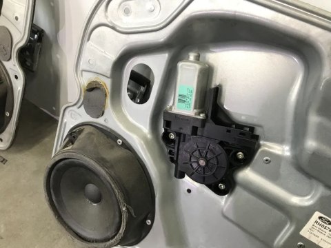 Podnośnik szyb Ford C-Max I MK1 03-10r. prawy przedni mechanizm podnoszenia szyby pasażera prawy przód 7m51r203a28ba