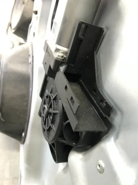 Podnośnik szyb Ford C-Max I MK1 03-10r. prawy przedni mechanizm podnoszenia szyby pasażera prawy przód 7m51r203a28ba