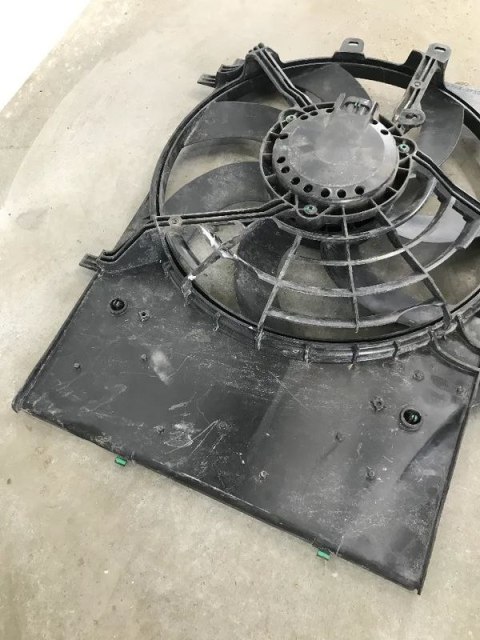 Wentylator chłodnicy Citroen C2 C3 C4 Cactus DS3 Peugeot 2008 207 208 301 308 Crossland 13-19r. wiatrak 9801666680