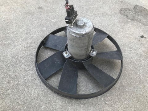 Wentylator chłodnicy VW Golf III 91-03r. wiatrak