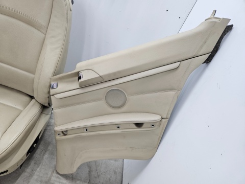 Fotele BMW E92 Coupe 04-12r. M-pakiet Sportseast kanapa tylna ANGLIK KOMPLET skóra beżowa CREMEBEIGE boczki tylne 
