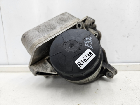 Obudowa filtra oleju BMW X1 E84 Z4 E89 F06 F10 X3 F25 X4 F26 E60 E90 podstawa N53B30A chłodniczka 7516383