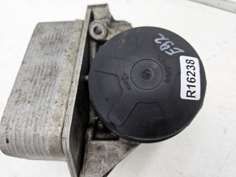Obudowa filtra oleju BMW X1 E84 Z4 E89 F06 F10 X3 F25 X4 F26 E60 E90 podstawa N53B30A chłodniczka 7516383