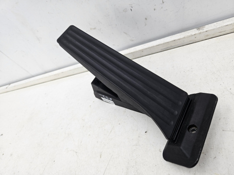 Pedał gazu BMW X5 E70 E90 E87 E60 E61 F10 F02 04-12r. potencjometr 6789998