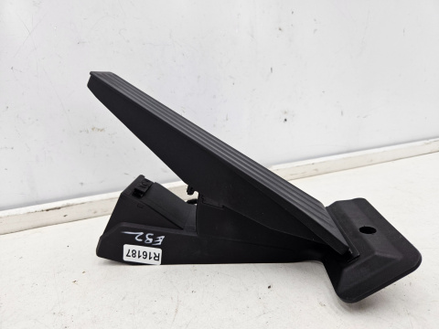 Pedał gazu BMW X5 E70 E90 E87 E60 E61 F10 F02 04-12r. potencjometr 6789998