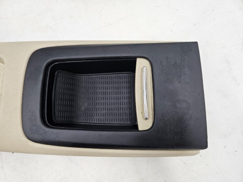 Tunel środkowy BMW E92 Coupe 04-12r. srodkowy tynel tylnej kanapy schowki kratki nawiewu CREMEBEIGE beżowy 6961645